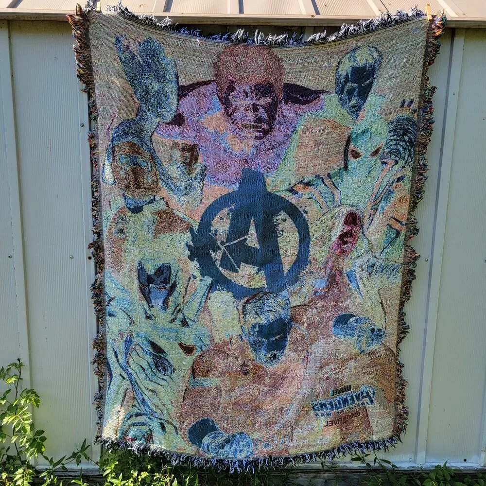Marvel Avengers Infinity Wars Woven Throw 4' X 5'